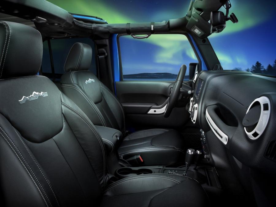 Jeep Wrangler Unlimited Polar 2014 года  (фото 4 из 11)